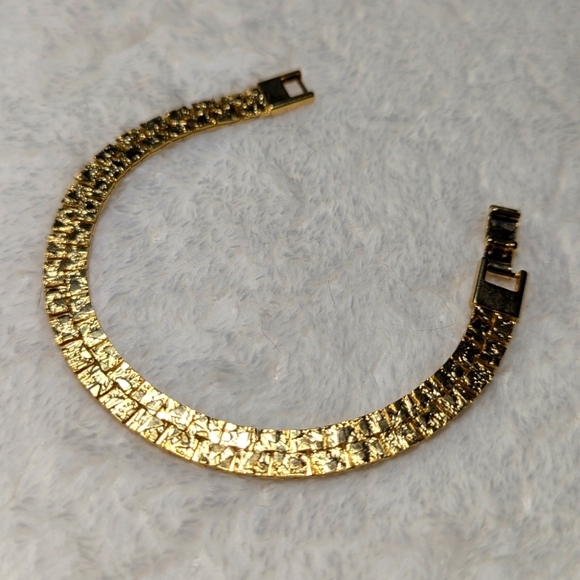 Vintage Women's Gold Plated Textured Bracelet - Picture 5 of 7